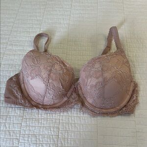 Victorias Secret Body 36 C Blush Lace Lined Demi Lace Mesh Back